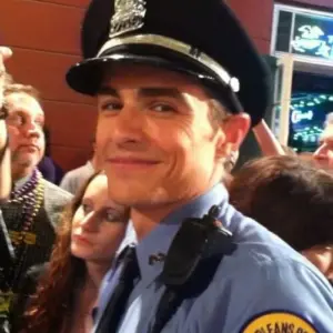 Dave Franco policeman
