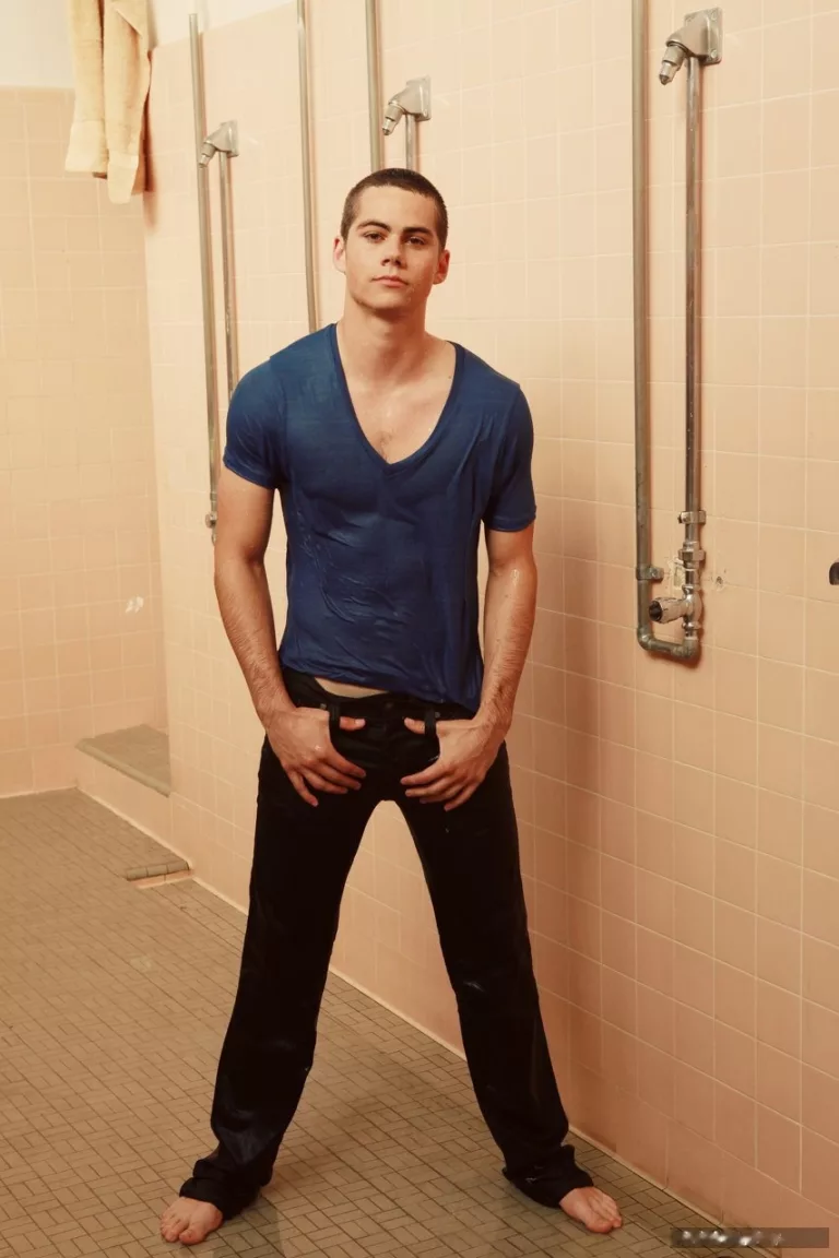 Dylan O'Brien hot body.
