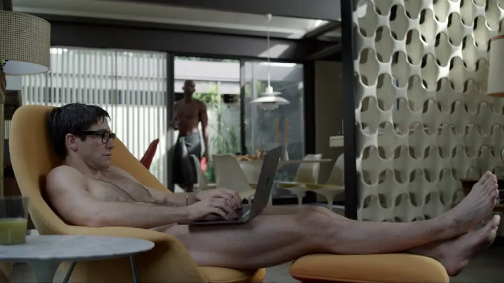 Jake Gyllenhaal naked in Velvet Buzzsaw