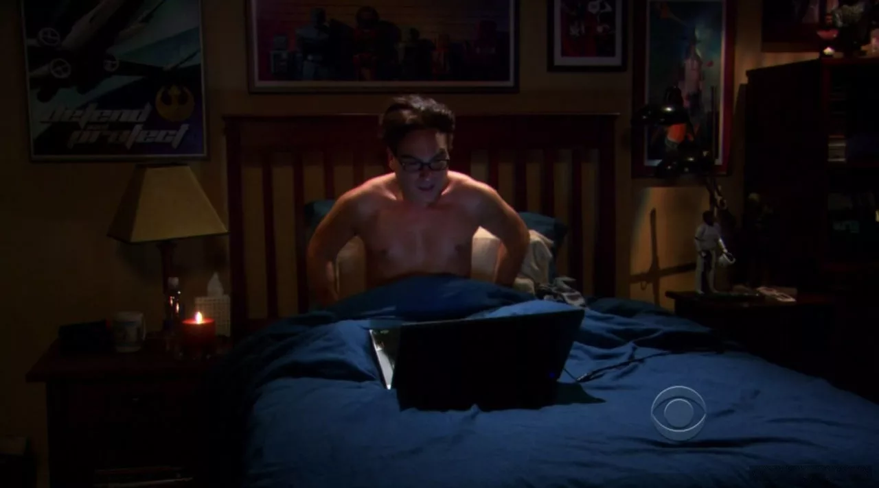 Johnny Galecki muscles