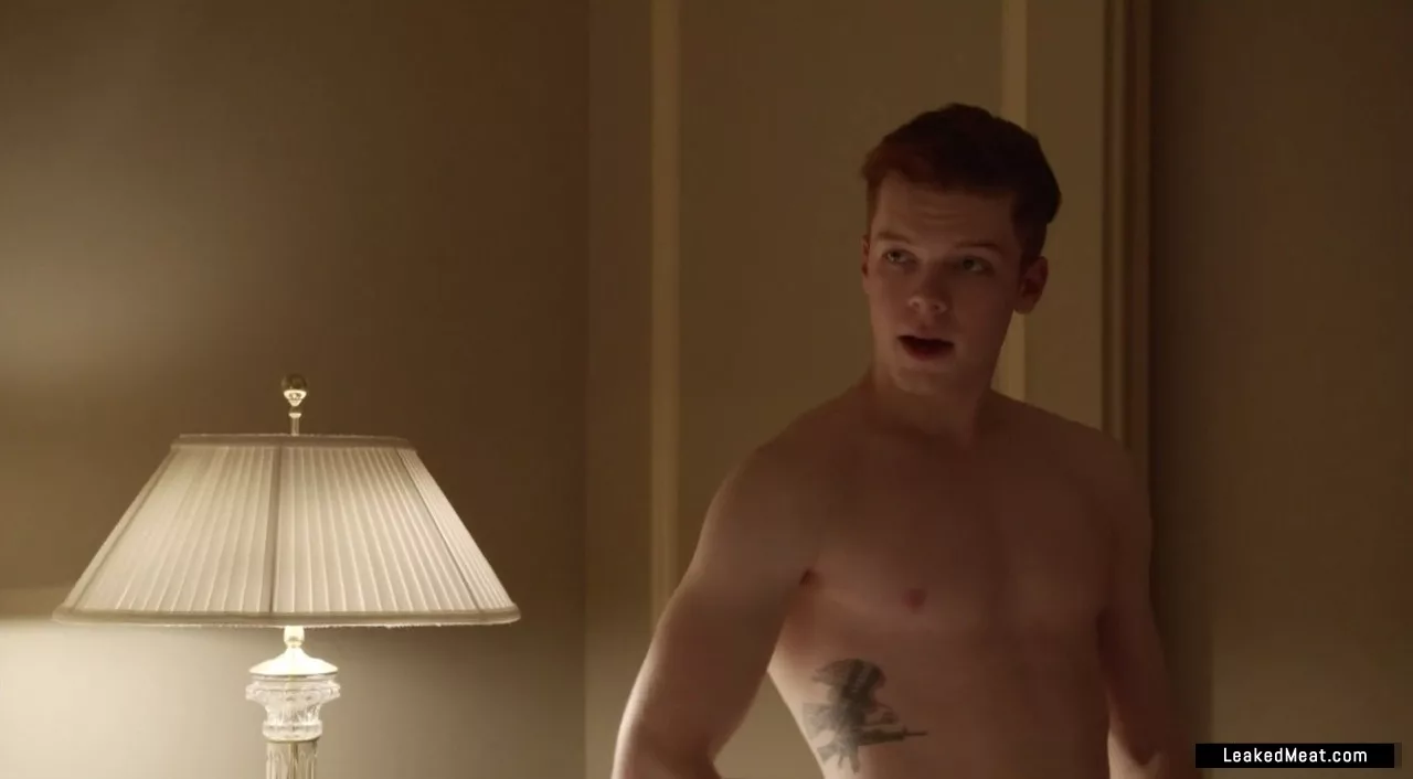 Cameron Monaghan shirtless picture