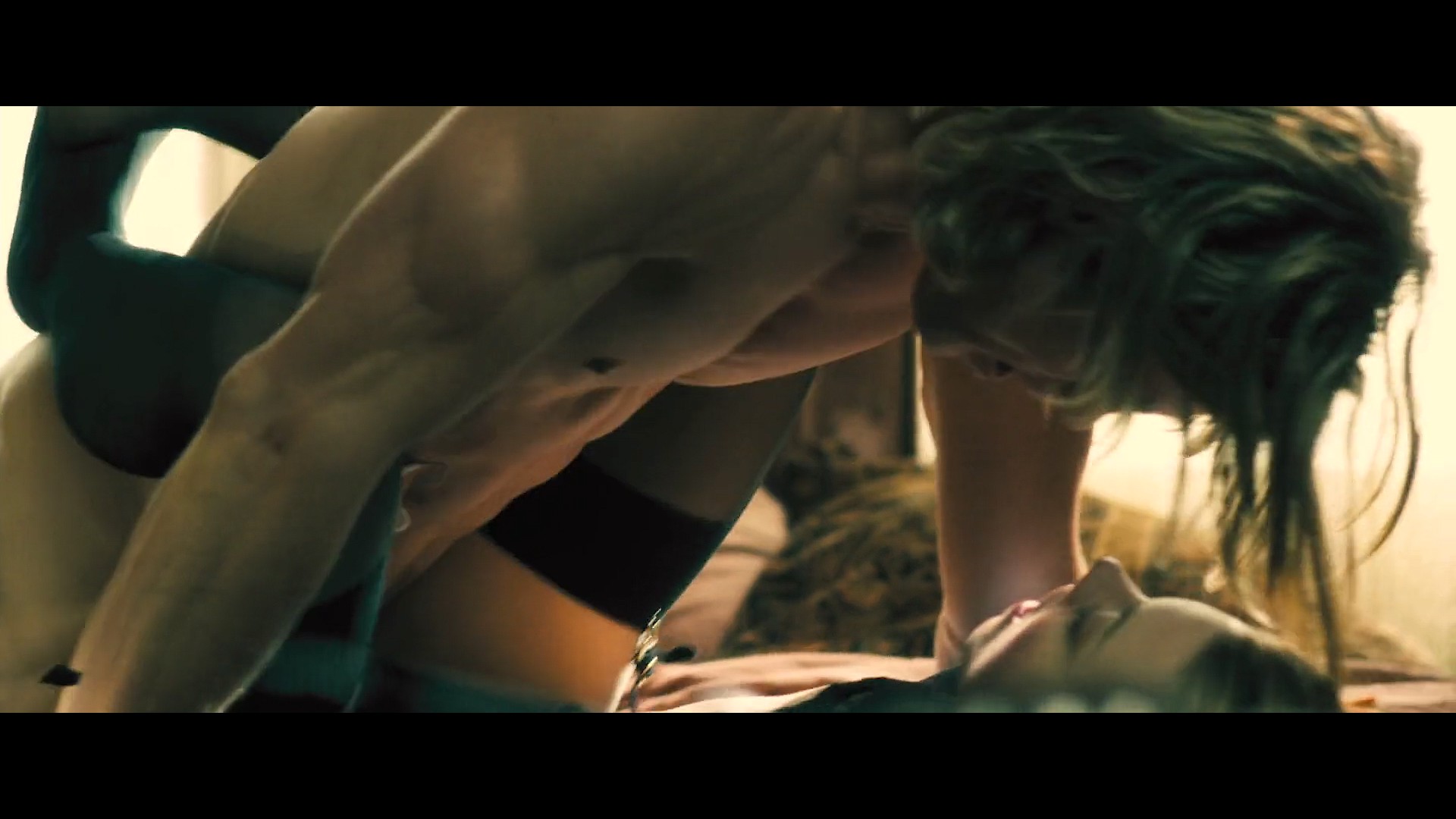 Chris hemsworth sex scene