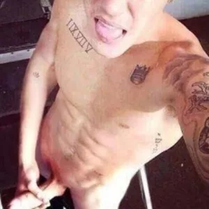 Pics bieber leaked Justin Bieber