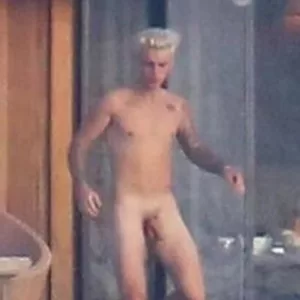 Leaked pics bieber Justin Bieber