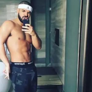 Rapper Drake Nudes from iCloud Leak - FULL COLLECTION!