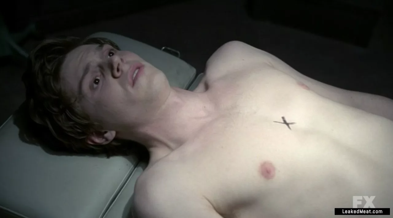 Evan Peters naked body