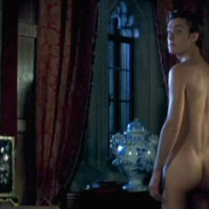 Jude Law naked body