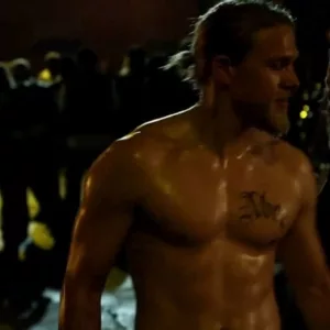 charlie hunnam shirtless picture