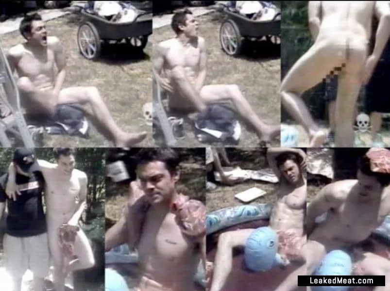 Johnny Knoxville Naked.