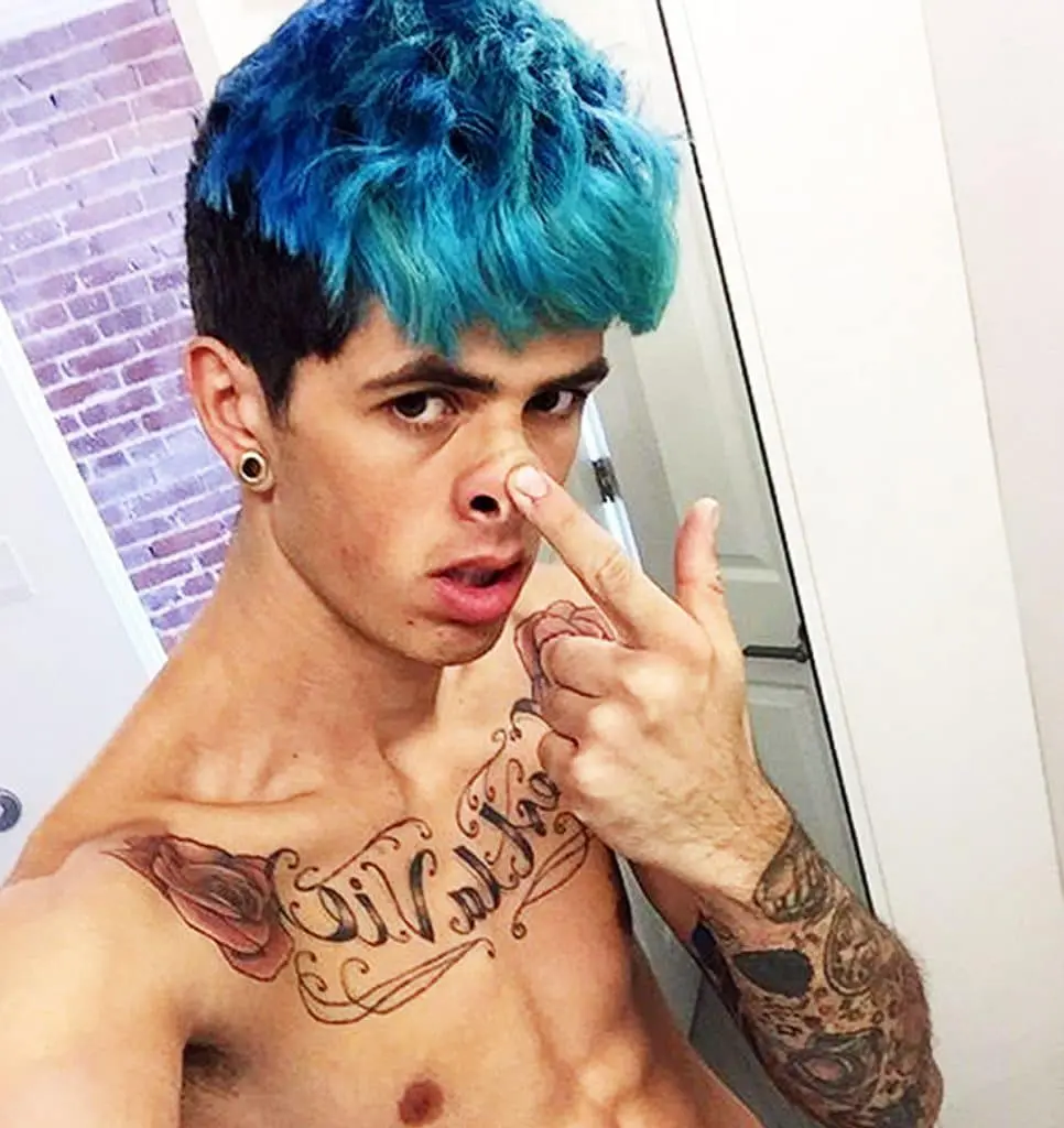 Sam Pepper shirtless and sexy