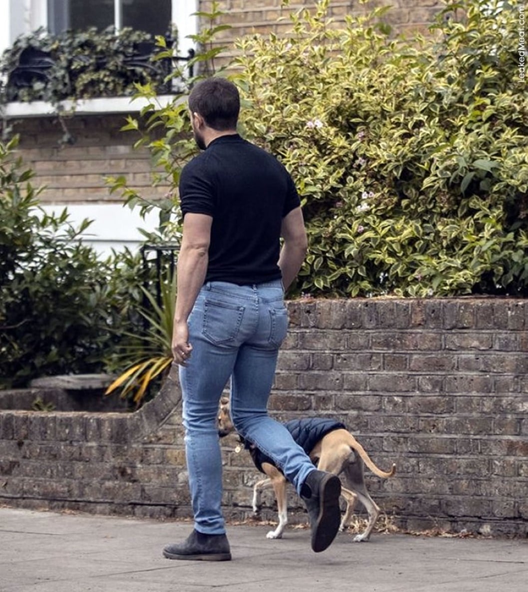 Kit Harington tight jeans walking his doggy