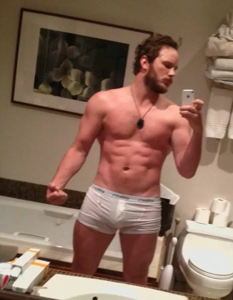 Chris Pratt selfie in underwear with bulge