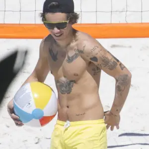 Harry Styles volleyball shirtless