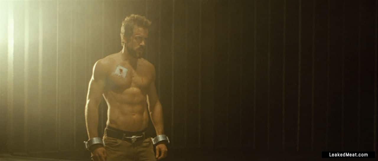 Ryan Reynolds naked body
