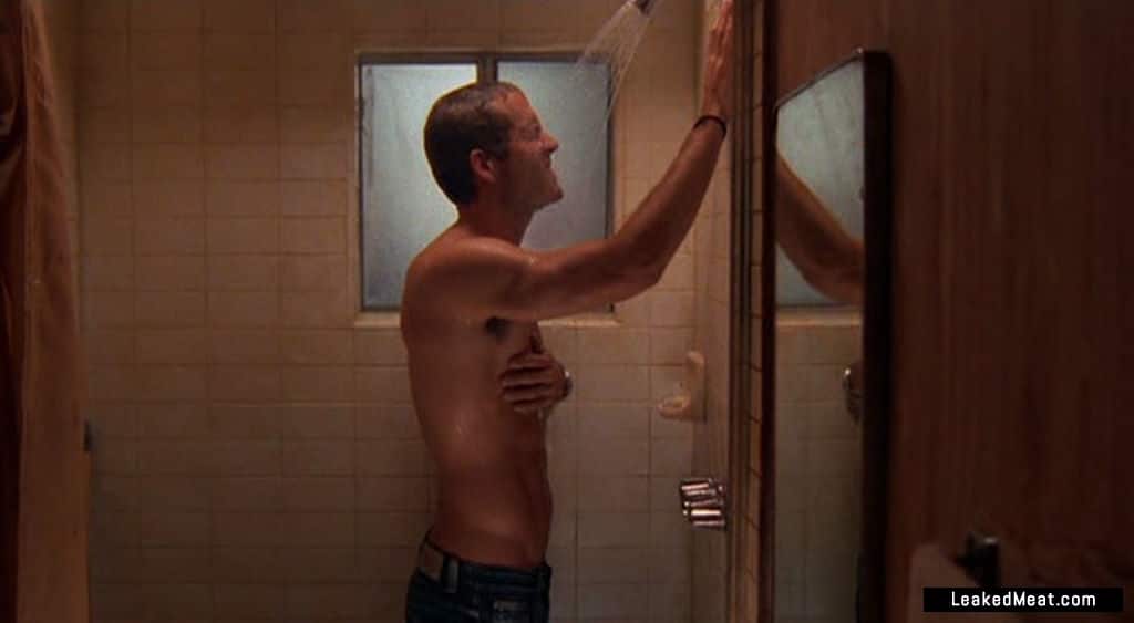 Ryan Reynolds showering