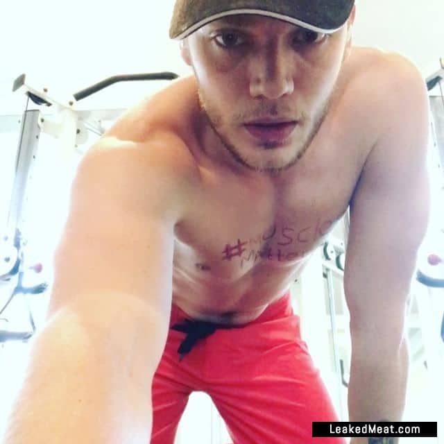 Dominic Sherwood Nude Photos & SEXY Video Collection! 