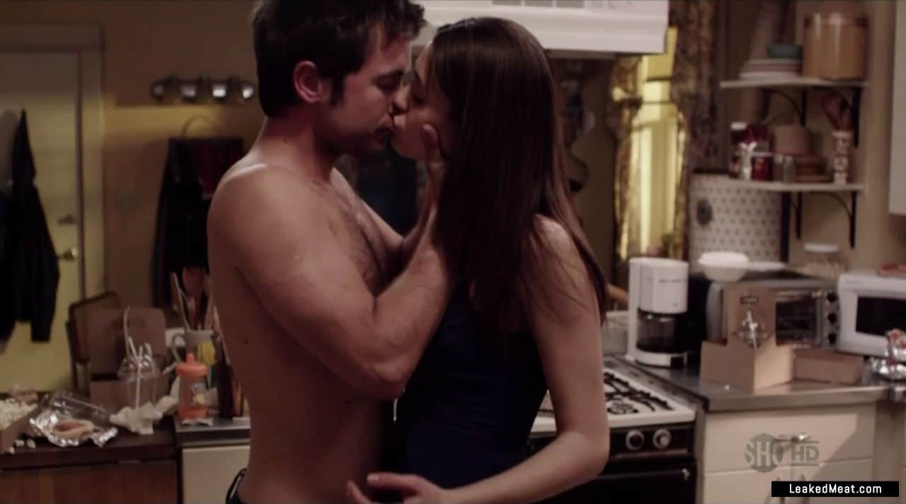 Justin Chatwin shirtless picture