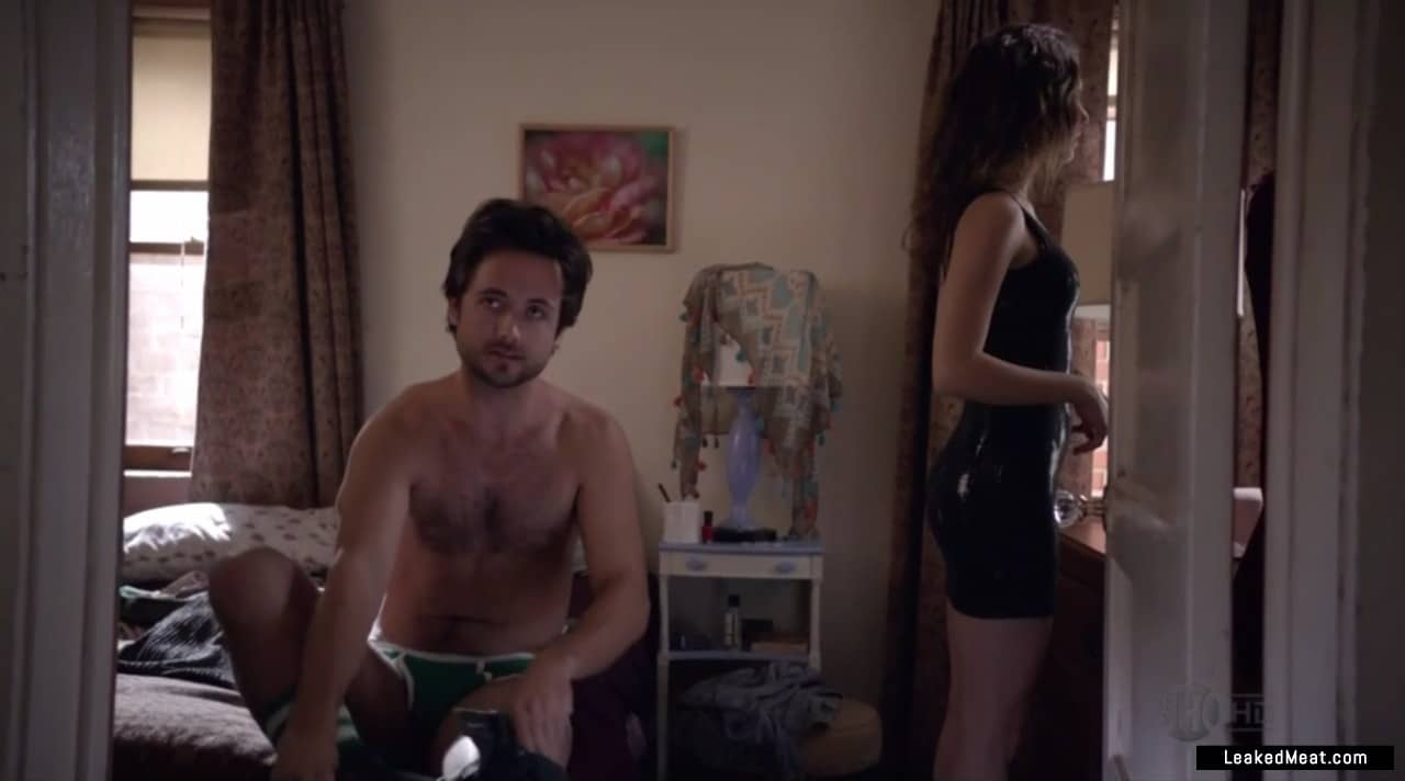 Justin Chatwin uncensored nude pic