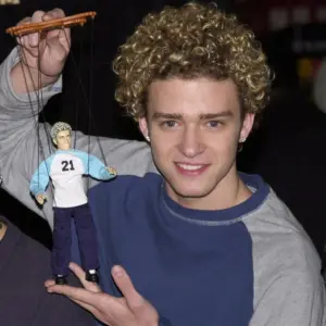 Justin Timberlake looking hot with curly hair