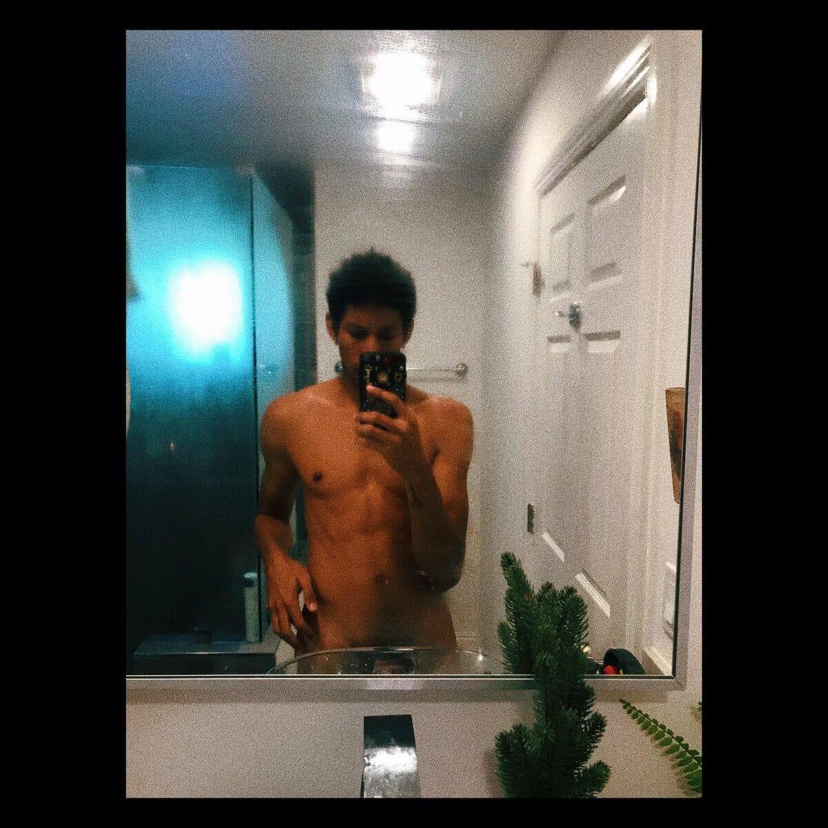 Keiynan Lonsdale big muscles