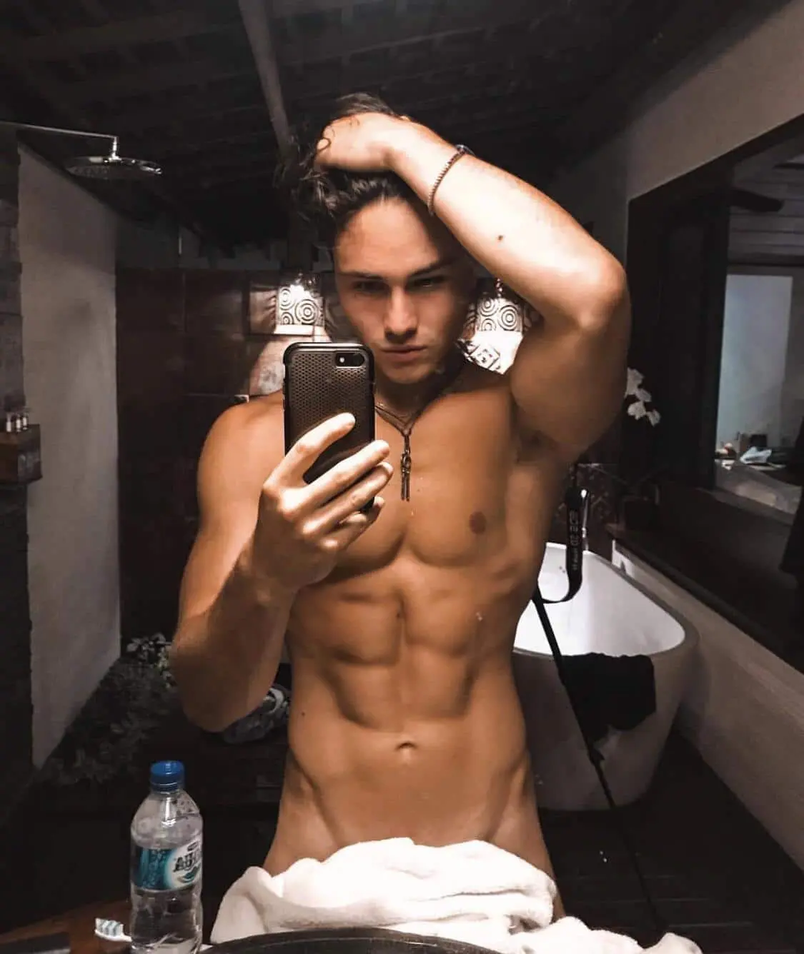 Enzo Carini porn selfie