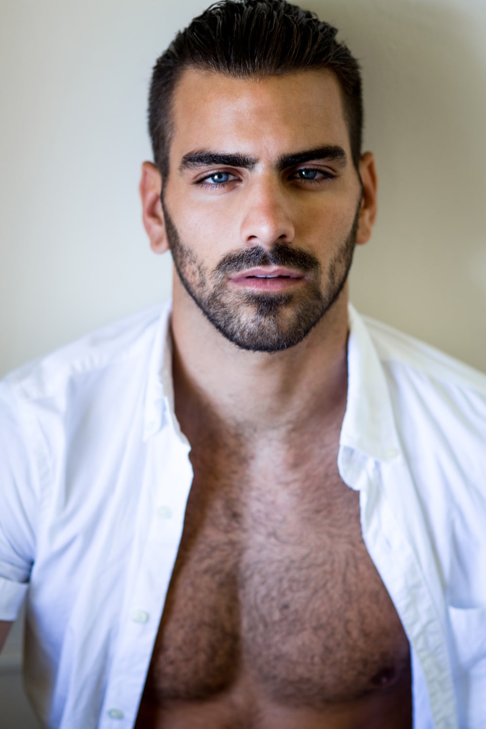 Nyle DiMarco big muscles