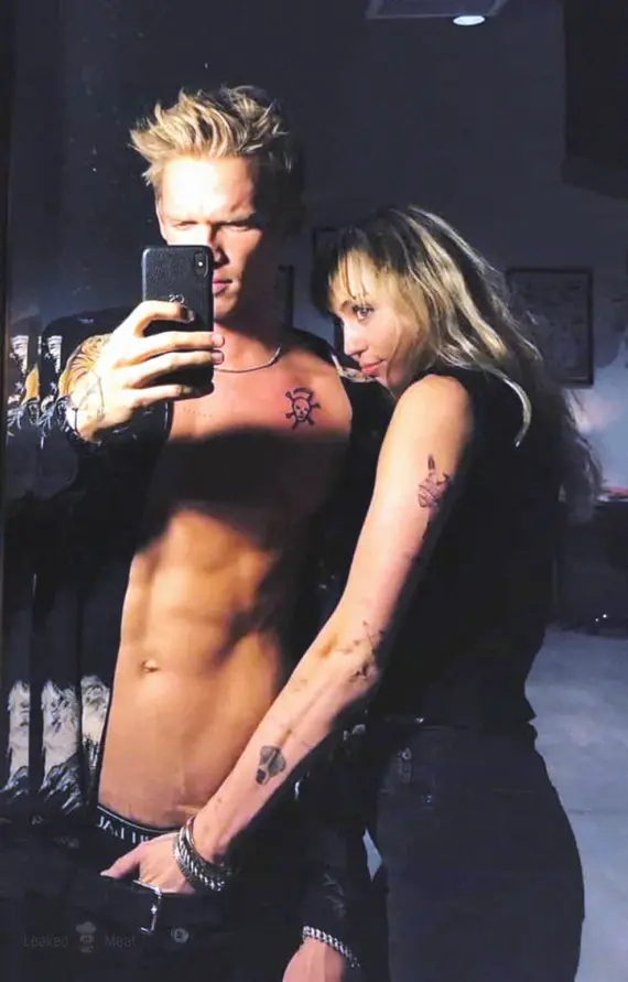 Cody Simpson and Miley Cyrus cock grab