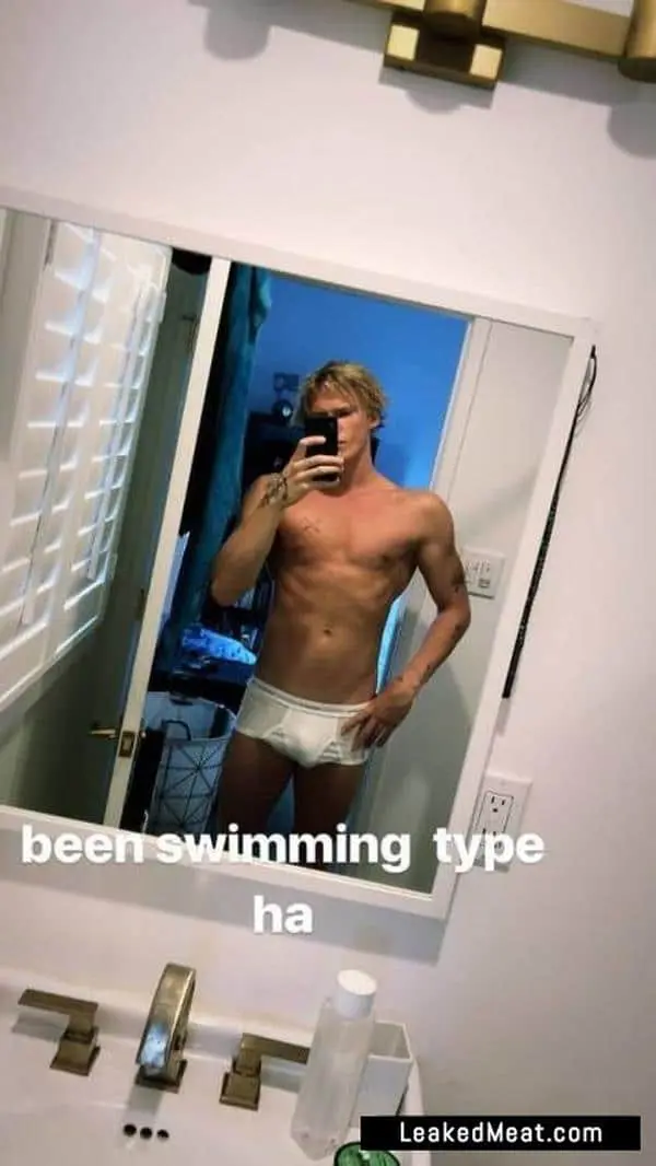 Cody Simpson selfie