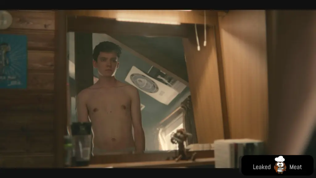 Asa Butterfield uncensored nude pic