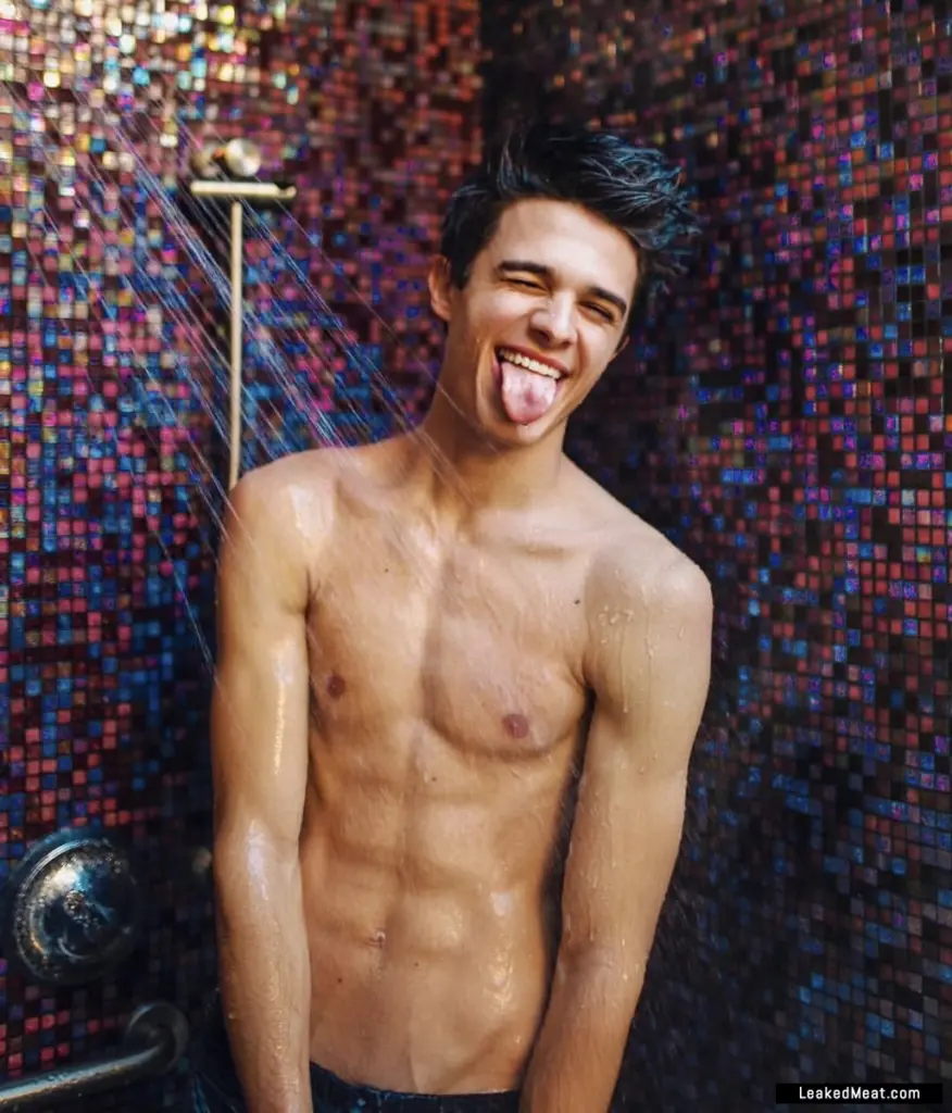 YouTube Star Brent Rivera Nude Photos & Bulging Package.
