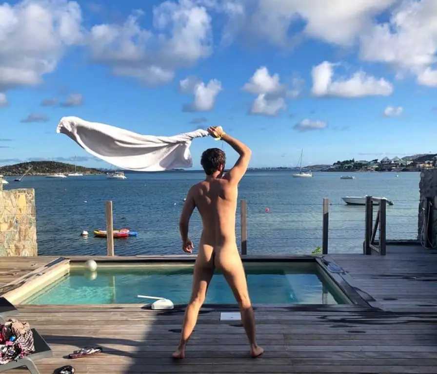 Finn Jones leaked nude