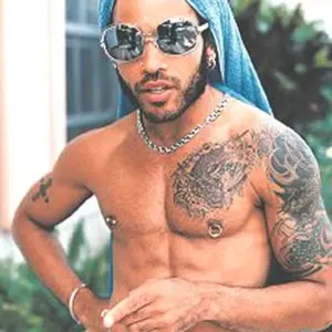 Lenny Kravitz shirtless picture