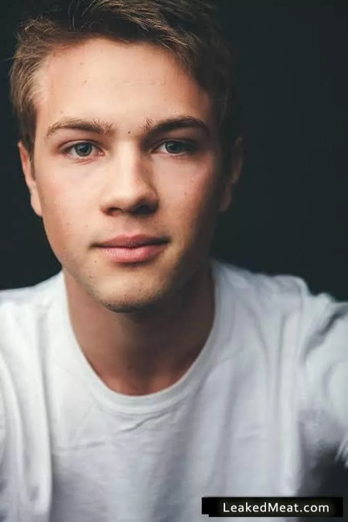 Connor Jessup sexy