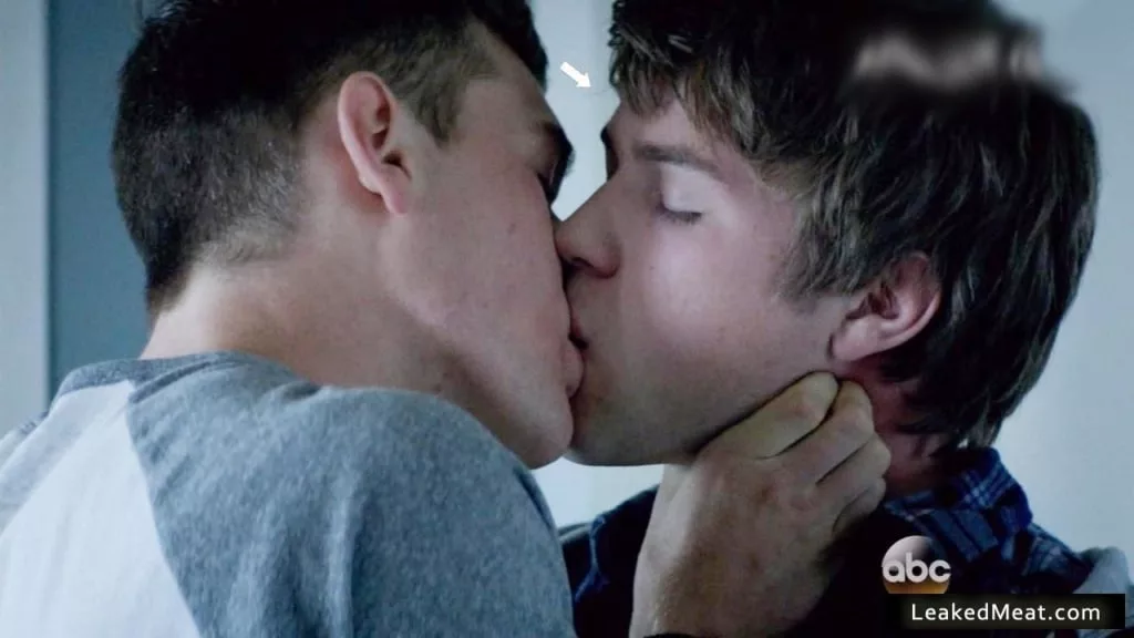 Connor Jessup hot gay kiss