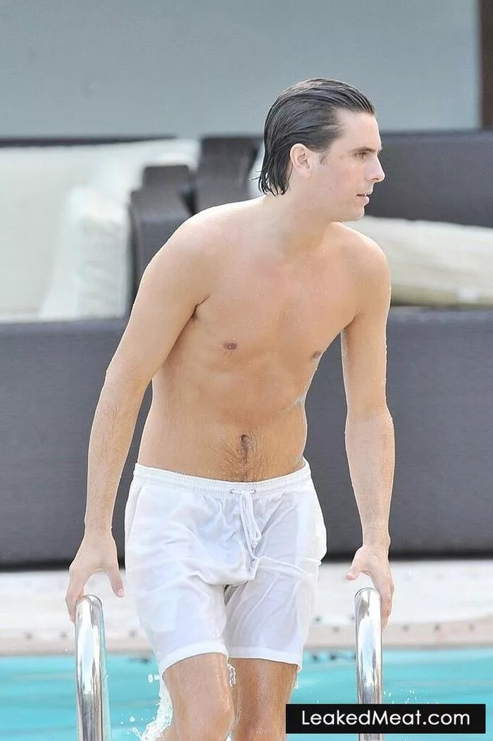 Scott Disick full frontal